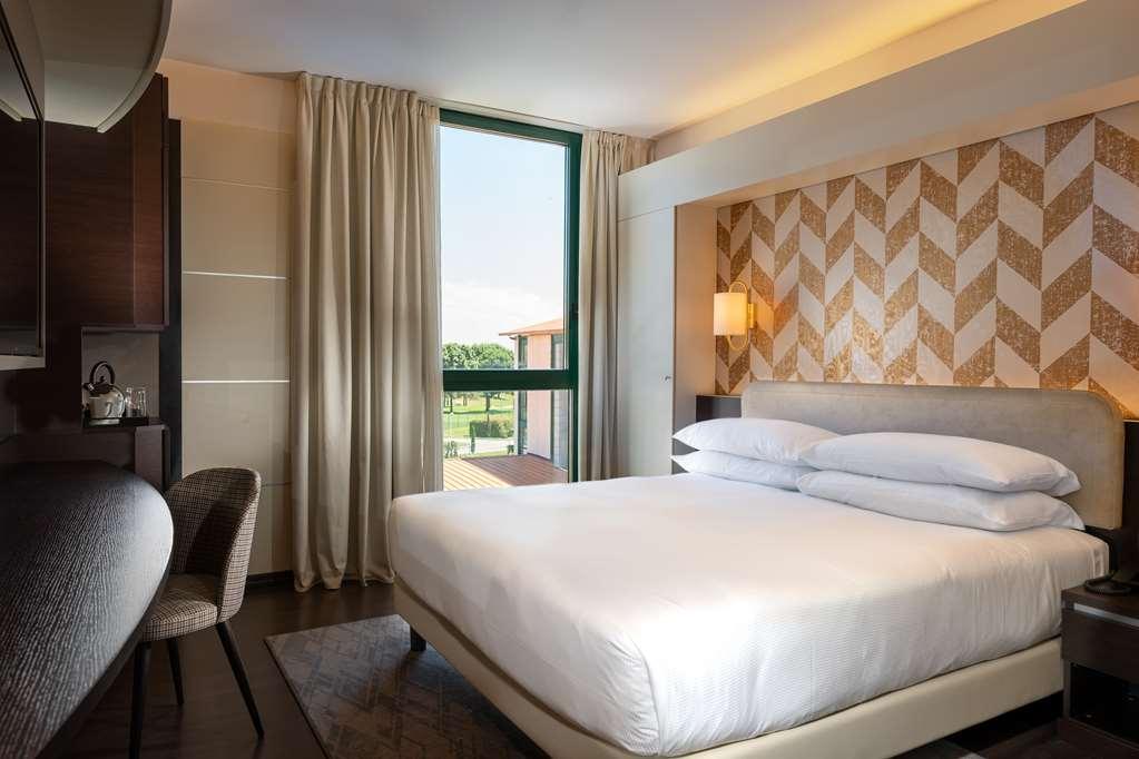 Doubletree By Hilton Milan Malpensa Solbiate Olona Hotel Ruang foto