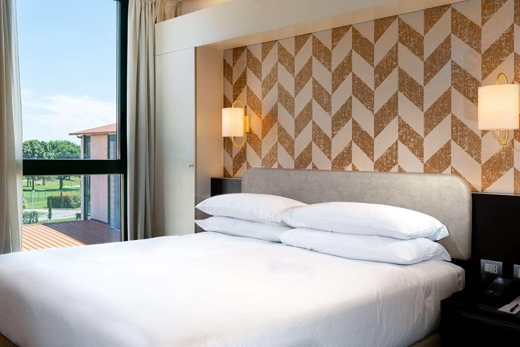 Doubletree By Hilton Milan Malpensa Solbiate Olona Hotel Ruang foto