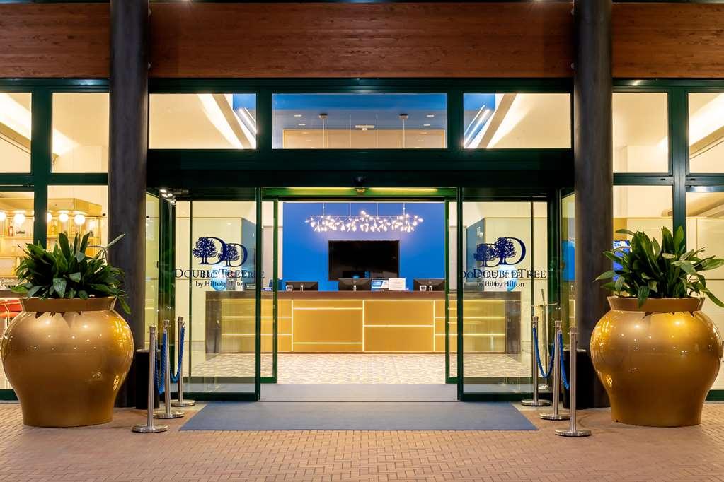 Doubletree By Hilton Milan Malpensa Solbiate Olona Hotel Bagian luar foto