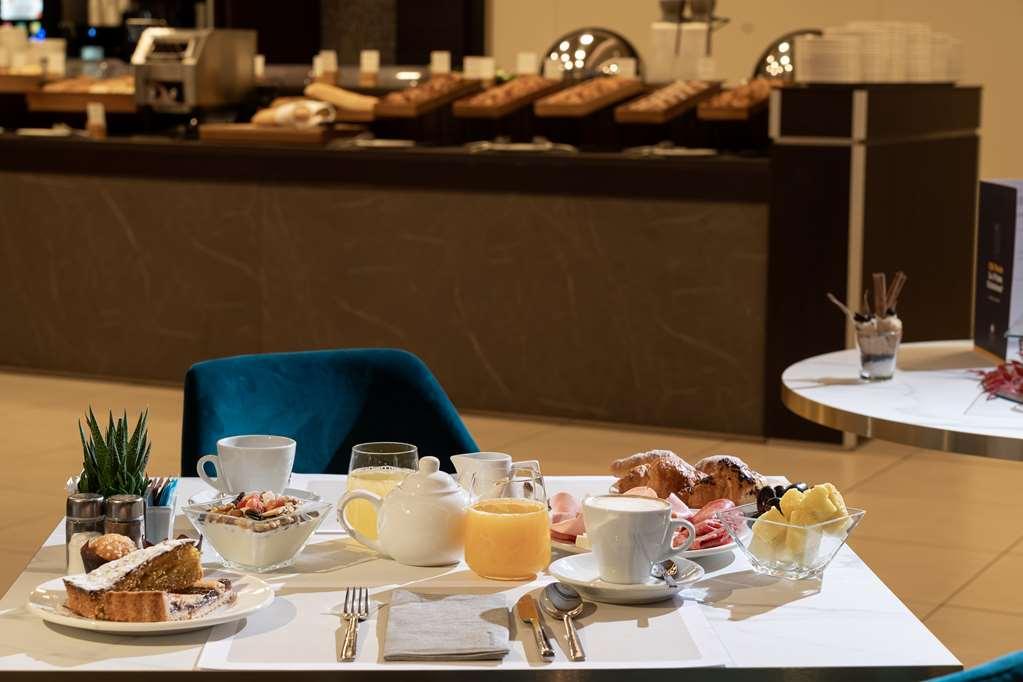 Doubletree By Hilton Milan Malpensa Solbiate Olona Hotel Restoran foto