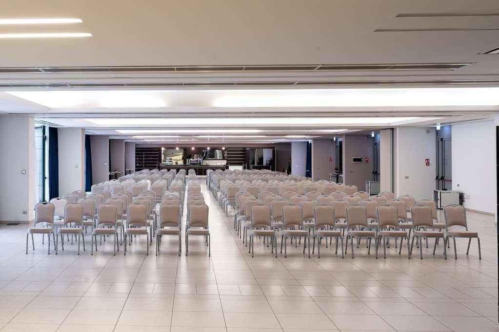 Doubletree By Hilton Milan Malpensa Solbiate Olona Hotel Fasilitas foto