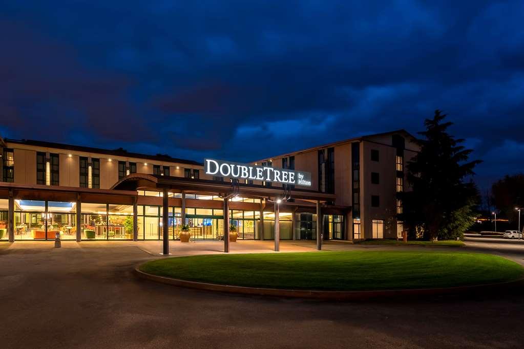Doubletree By Hilton Milan Malpensa Solbiate Olona Hotel Bagian luar foto