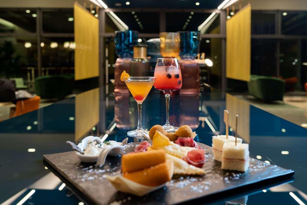 Doubletree By Hilton Milan Malpensa Solbiate Olona Hotel Restoran foto