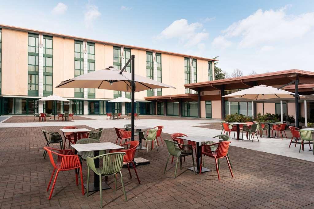 Doubletree By Hilton Milan Malpensa Solbiate Olona Hotel Bagian luar foto